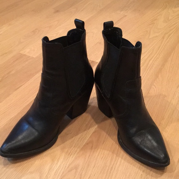 steve madden patricia chelsea boot